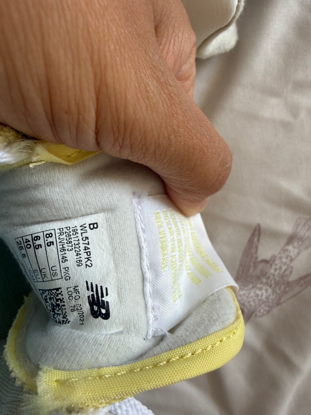 New Balance | 574 Lemon Yellow Haze women’s sneakers - 8.5 - Picture 7 of 7